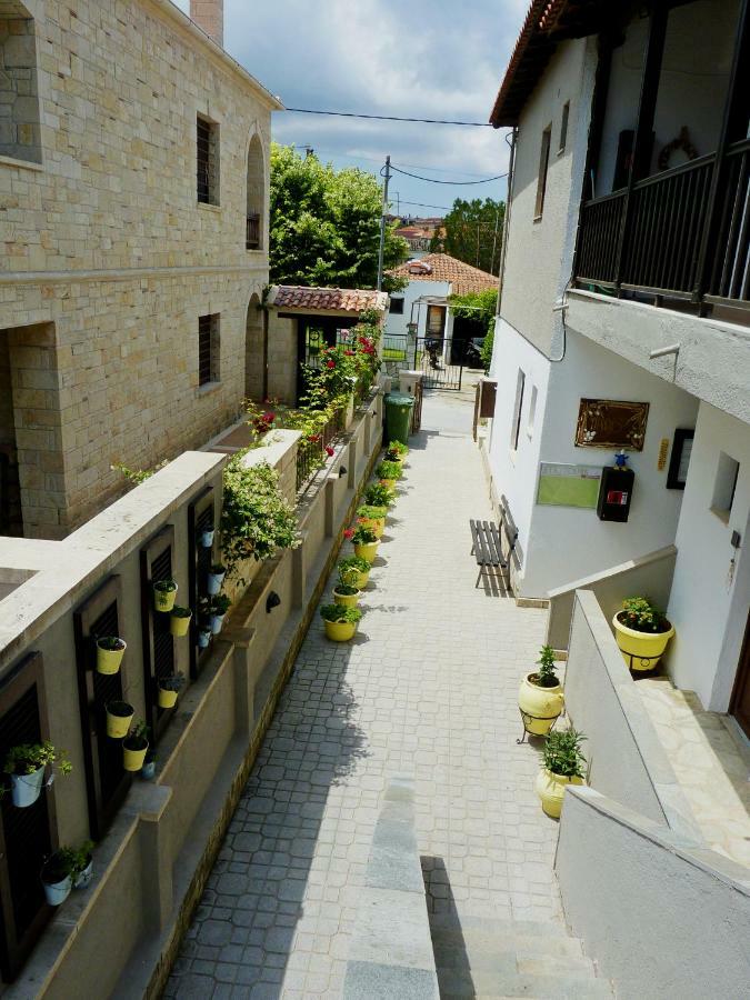 Yannis Apartments Afytos Exterior foto